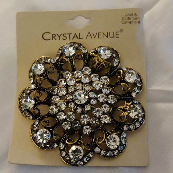 Brooches - Picture 2 of 3